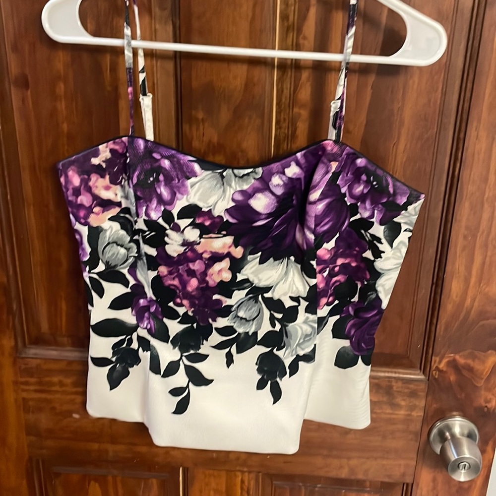 White House, Black Market Top